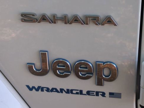 Used 2024 Jeep Wrangler Unlimited Sahara AWD/4WD image 12