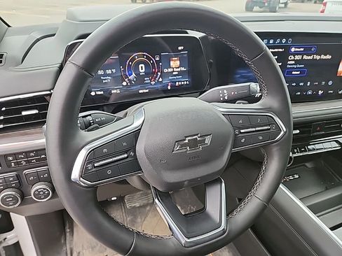 Certified 2025 Chevrolet Suburban Z71 w/ Z71 Off-Road Package AWD/4WD image 10