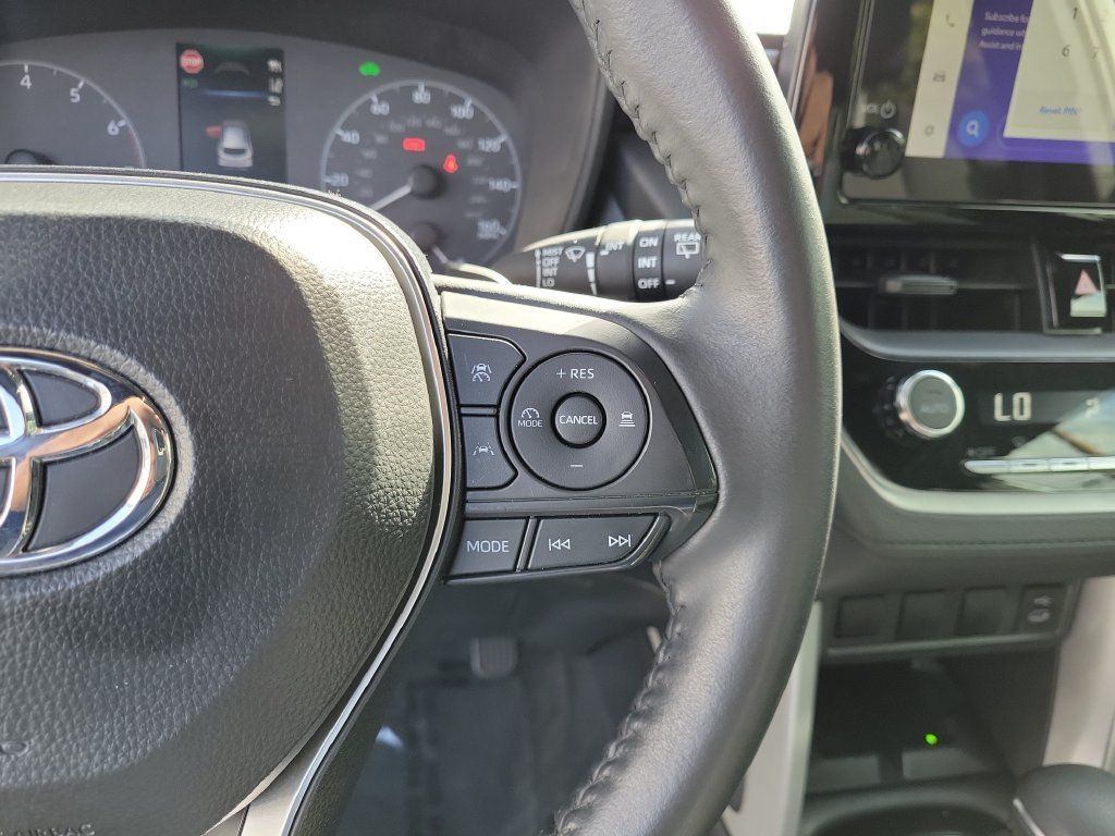 Used 2024 Toyota Corolla Cross AWD Hybrid image 28