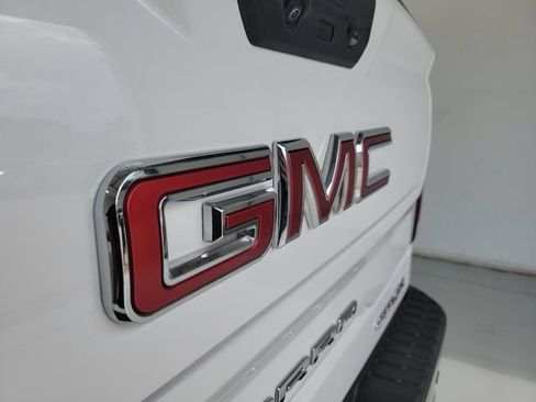 Used 2024 GMC Sierra 1500 AT4X AWD/4WD image 9