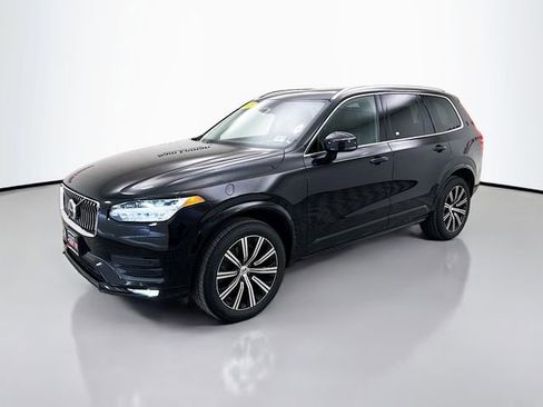 Used 2023 Volvo XC90 B6 Core w/ Climate Package image 4