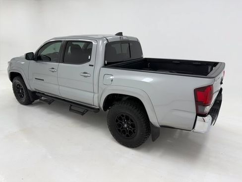Used 2021 Toyota Tacoma SR5 RWD image 37