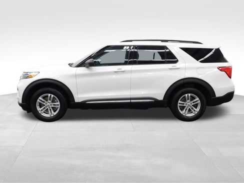 Used 2022 Ford Explorer XLT image 7