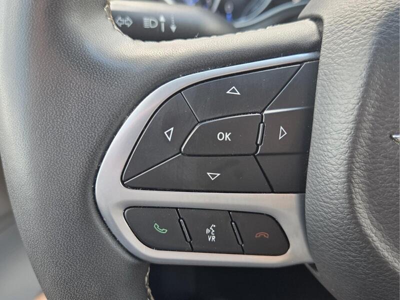 Certified 2023 Chrysler Pacifica Touring-L FWD image 33