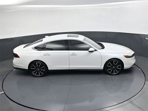 Used 2023 Honda Accord Touring image 30