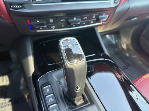 Used 2023 Maserati Levante GT AWD/4WD image 23