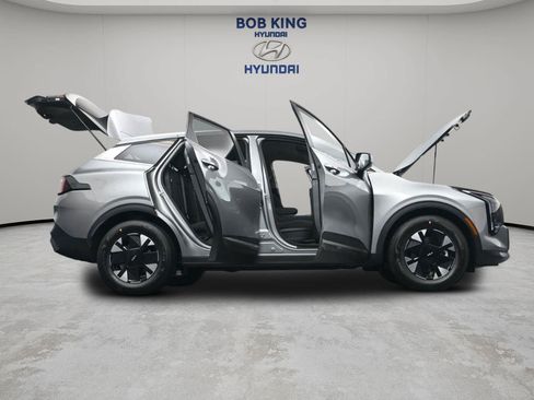 New 2026 Kia Sportage LX FWD image 23