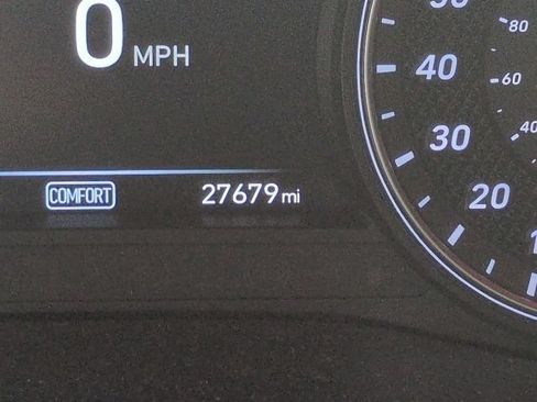 Used 2021 Genesis G70 3.3T RWD image 7
