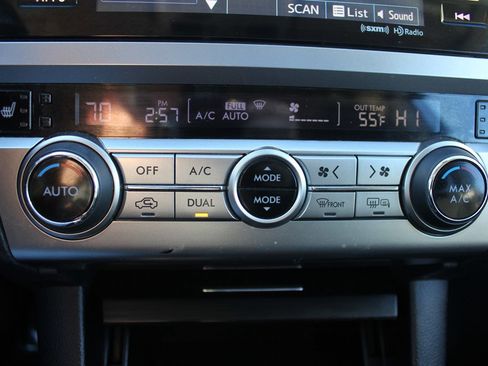 Used 2017 Subaru Outback 2.5i Premium image 18