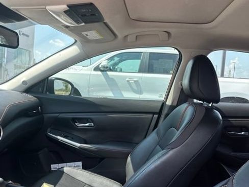 Used 2021 Nissan Sentra SR w/ SR Premium Package FWD image 14