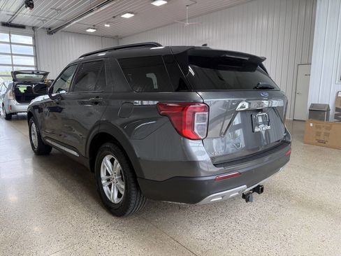Used 2020 Ford Explorer XLT w/ Equipment Group 202A AWD/4WD image 4