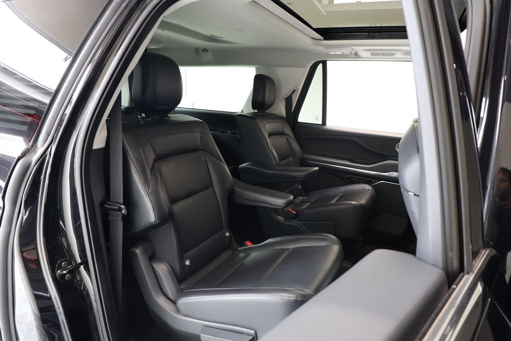 Used 2025 Lincoln Navigator L Reserve AWD/4WD image 26