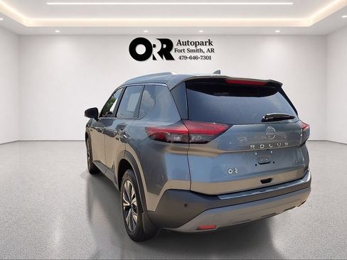 Used 2023 Nissan Rogue SV w/ SV Premium B Package FWD image 3