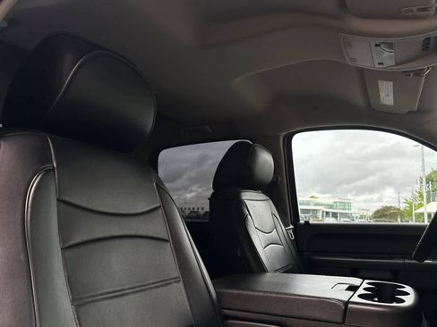 Used 2013 Chevrolet Silverado 1500 LT image 17