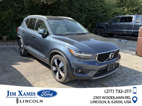 Used 2021 Volvo XC40 T5 Momentum w/ Premium Package AWD/4WD image 1