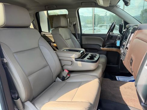 Used 2018 Chevrolet Silverado 1500 LTZ AWD/4WD image 18