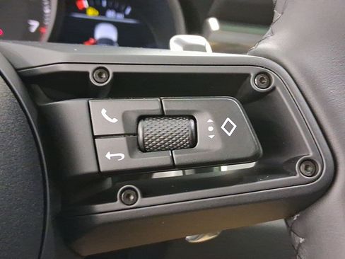 Used 2026 Porsche Macan image 17