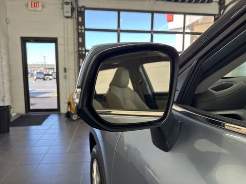 Used 2023 Toyota Highlander Platinum image 14