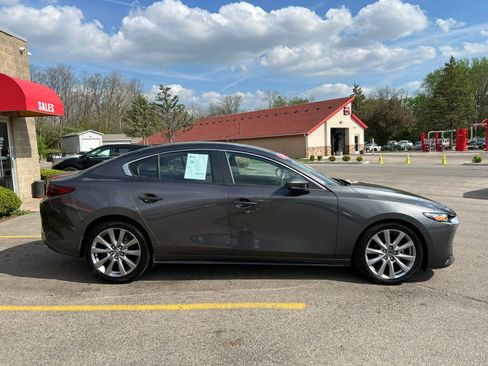 Used 2019 MAZDA MAZDA3 Sedan w/ Select Package image 4