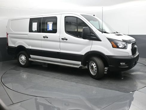 Used 2023 Ford Transit 250 Low Roof AWD w/ Exterior Upgrade Package image 25