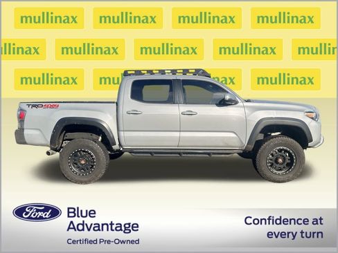 Used 2020 Toyota Tacoma TRD Off-Road image 2