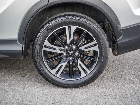 Used 2023 Mitsubishi Eclipse Cross SE image 5