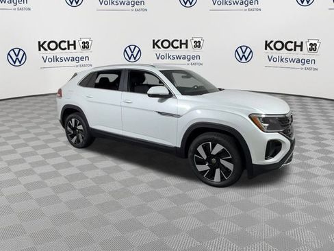 New 2026 Volkswagen Atlas Cross Sport SEL AWD/4WD image 2