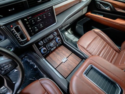 Certified 2024 GMC Yukon XL Denali Ultimate AWD/4WD image 22