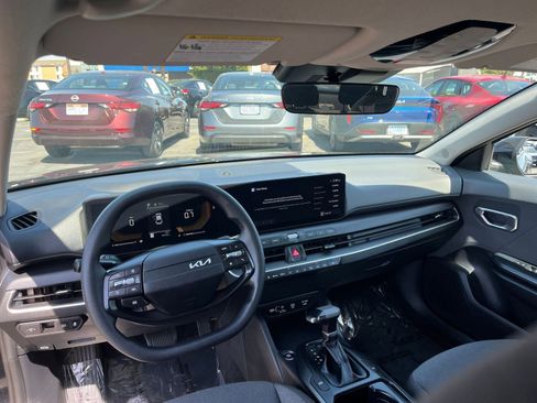 Used 2025 Kia K4 FWD image 33