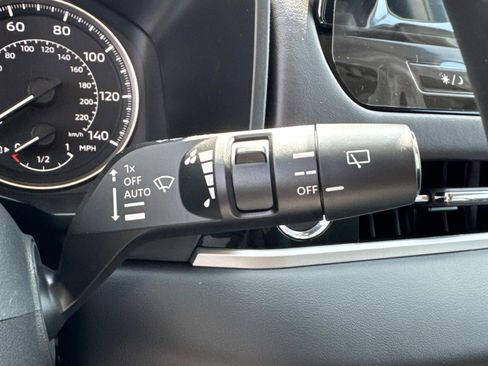 New 2025 Mitsubishi Outlander SE image 31