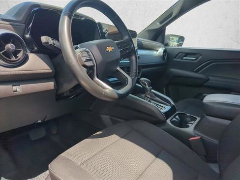 Used 2024 Chevrolet Colorado LT w/ LT Convenience Package image 6