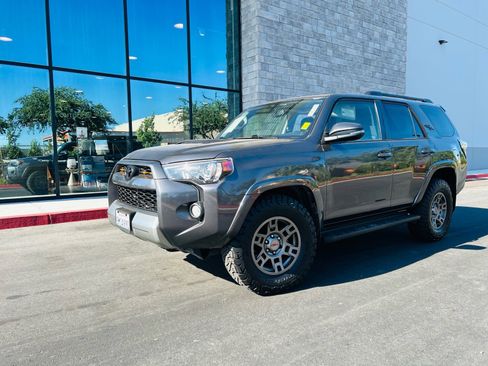 Used 2019 Toyota 4Runner TRD Off-Road Premium w/ Wilderness Package AWD/4WD image 1