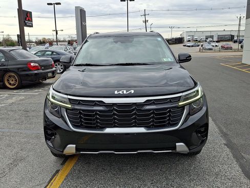 Used 2024 Kia Seltos S image 2