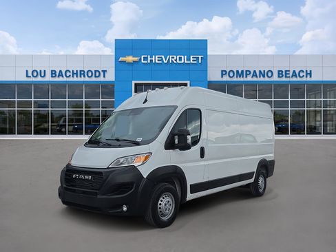 Used 2024 RAM ProMaster 2500 w/ Convenience Group FWD image 3