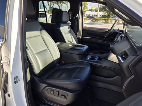 Used 2023 Chevrolet Tahoe LT w/ Luxury Package AWD/4WD image 19