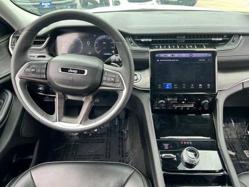 Used 2023 Jeep Grand Cherokee Limited AWD/4WD image 8