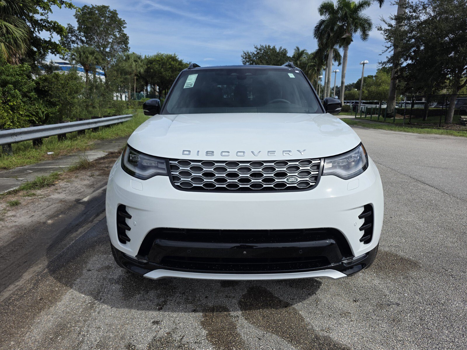 New 2026 Land Rover Discovery Limited Edition AWD/4WD image 8
