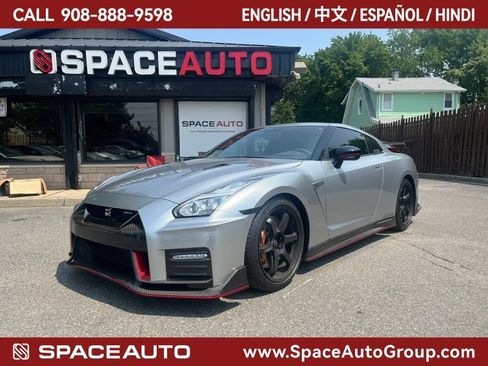 Used 2018 Nissan GT-R NISMO AWD/4WD image 1