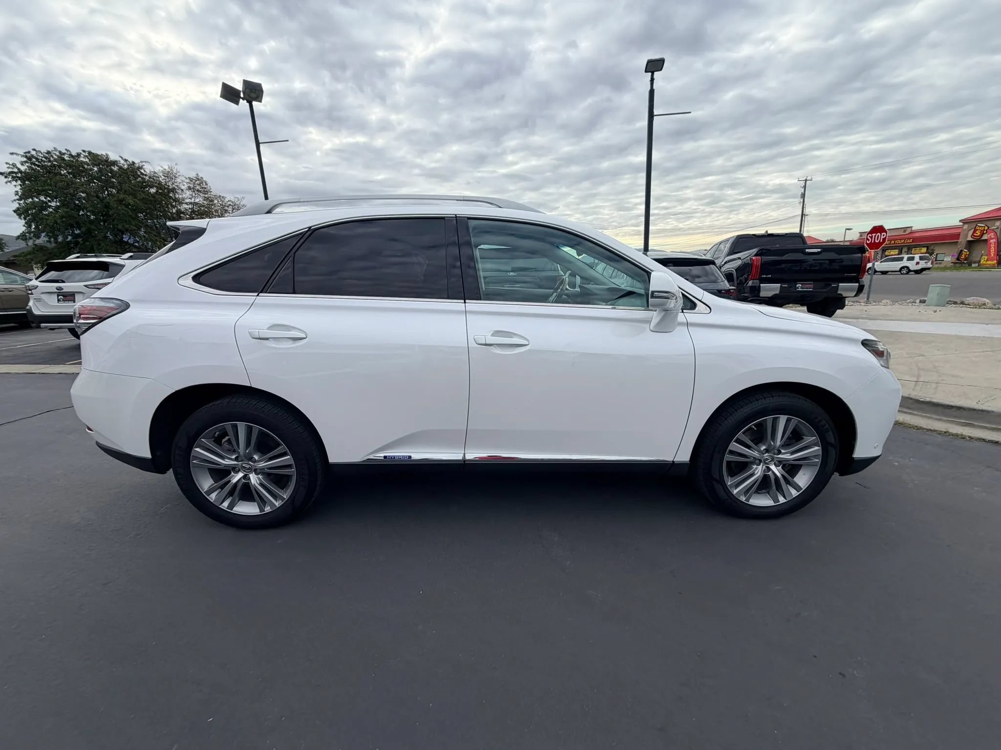 Used 2015 Lexus RX 450h AWD image 2