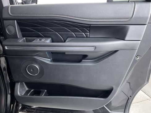 Used 2019 Ford Expedition Max Platinum AWD/4WD image 24