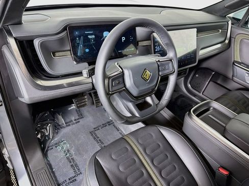 Used 2025 Rivian R1S Adventure AWD/4WD image 9