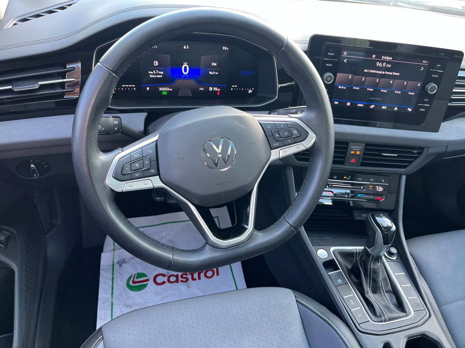 Certified 2025 Volkswagen Jetta SE FWD image 36