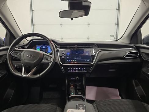Used 2023 Chevrolet Bolt EUV LT w/ Comfort Package FWD image 13