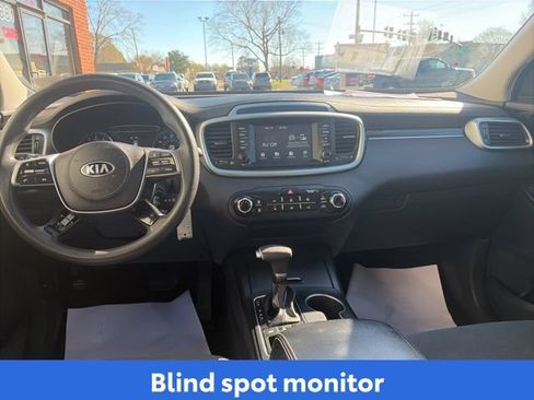 Used 2019 Kia Sorento AWD image 10