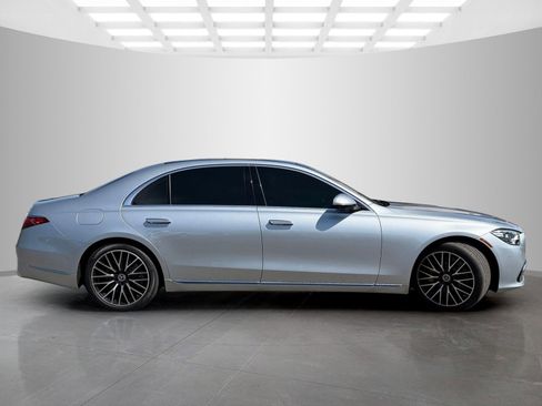 Used 2022 Mercedes-Benz S 500 4MATIC image 4