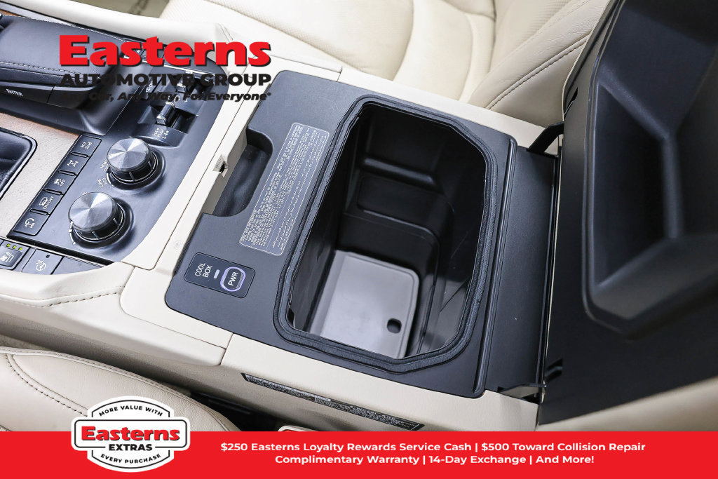 Used 2021 Lexus LX 570 4WD w/ Luxury Package image 46
