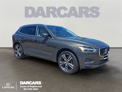Used 2019 Volvo XC60 T5 Momentum w/ Multimedia Package