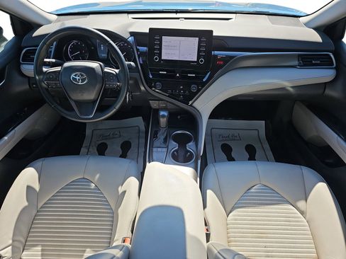 Used 2023 Toyota Camry SE image 9