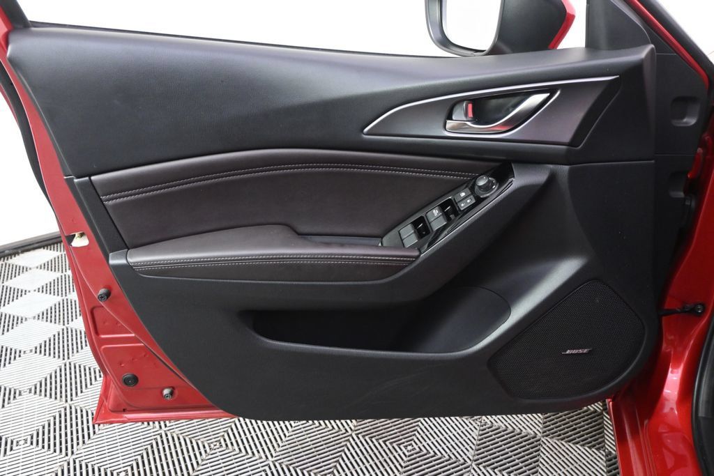 Used 2018 MAZDA MAZDA3 Grand Touring FWD image 22