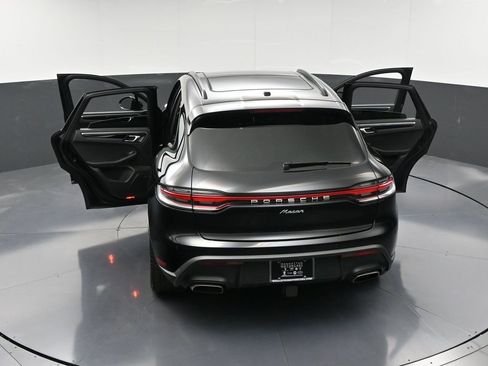 Certified 2025 Porsche Macan image 34
